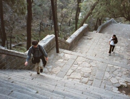 Climbing Tài Shan